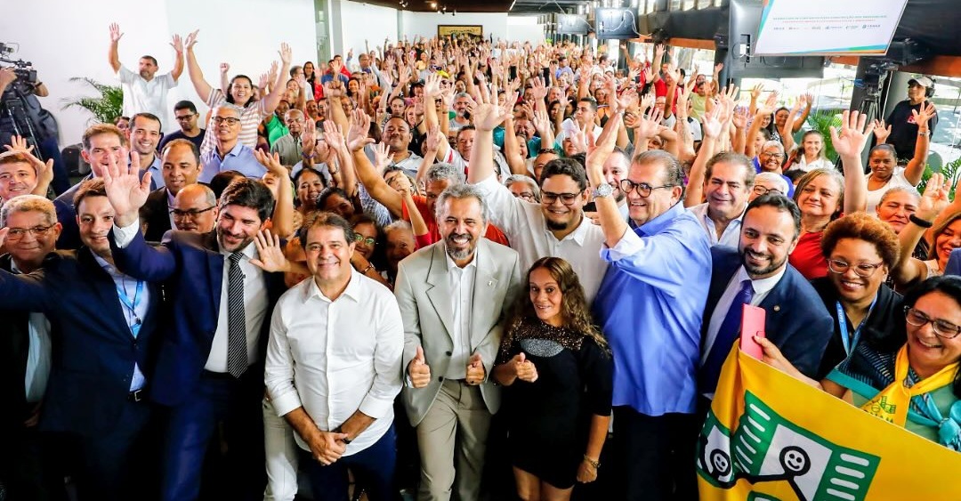 Parceria: prefeito Evandro e governador Elmano garantem mais 736 novas casas